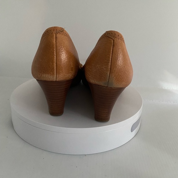 Tory Burch camel heals 9.5 - Picture 3 of 4